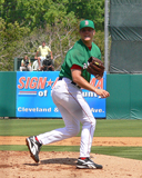 Jonathan Papelbon pitches