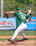 Jonathan Papelbon pitches