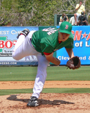 Jonathan Papelbon pitches